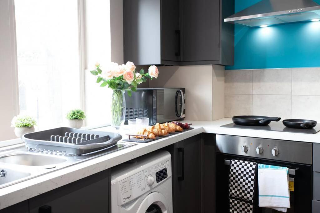 Stylish Central Location 2Bd Apartment ウィガン エクステリア 写真